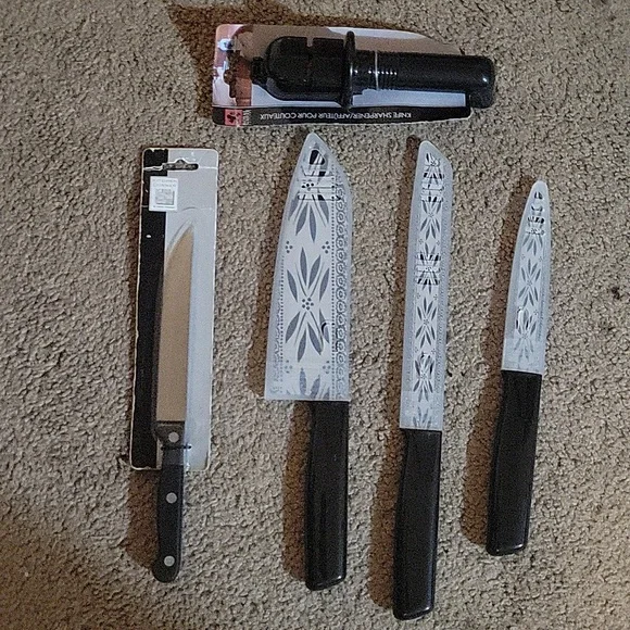 Knife Set (With Knife Sharpener) - Picture 2 of 4
